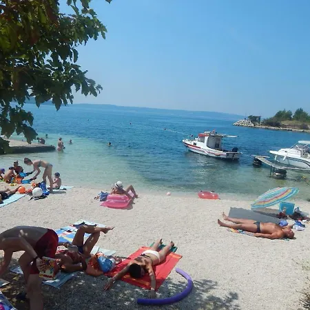 The Sunshine Near Split And Beach *