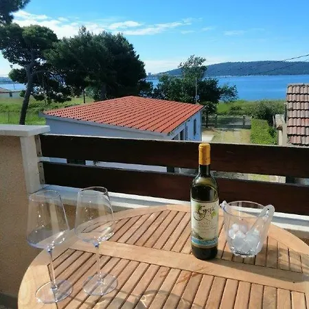 The Sunshine Near Split And Beach Kastela