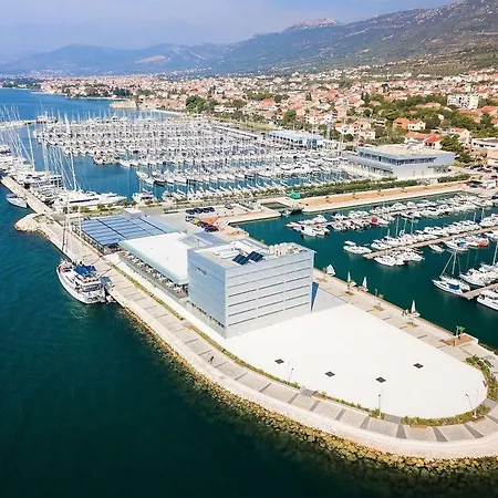 Apartment The Sunshine Near Split And Beach